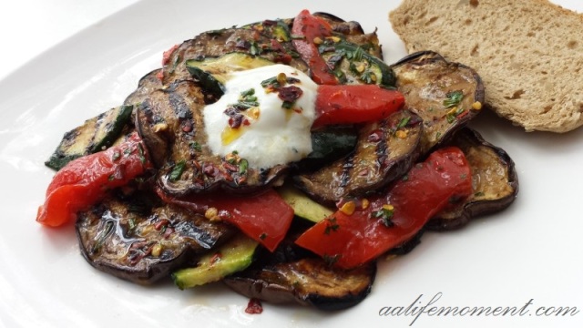 Grilled vegetables with dressing