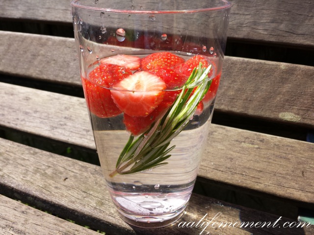 Detox water Strawberries and rosemary